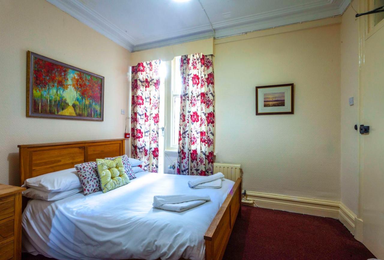 The Royal Bar & Shaker Hotel Morecambe Kültér fotó